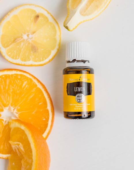 I think we are all in need of a little spring after this crazy winter. Here are some of my favorite spring essential oil blends for your home! #youngliving #essentialoils #diffuserblends